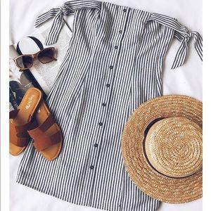 | OUTFIT MYSTERY BOX | 4 ITEMS